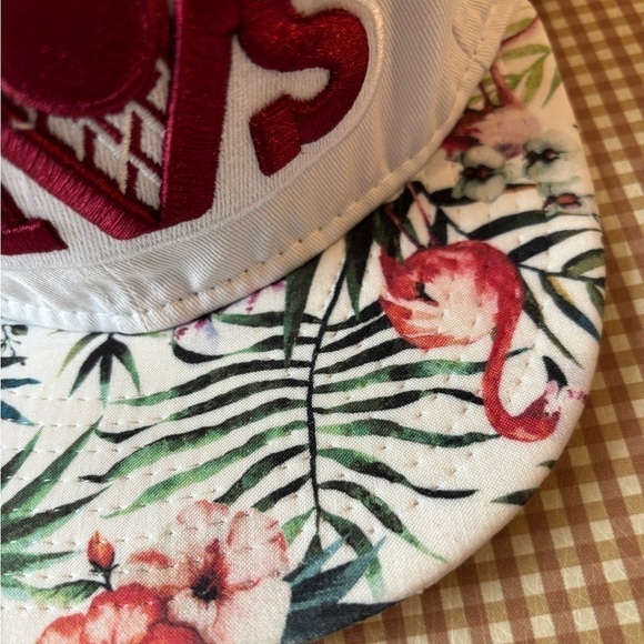 New Era Cleveland Cavs Tropical Flamingo Snapback hat - Picture 7 of 15